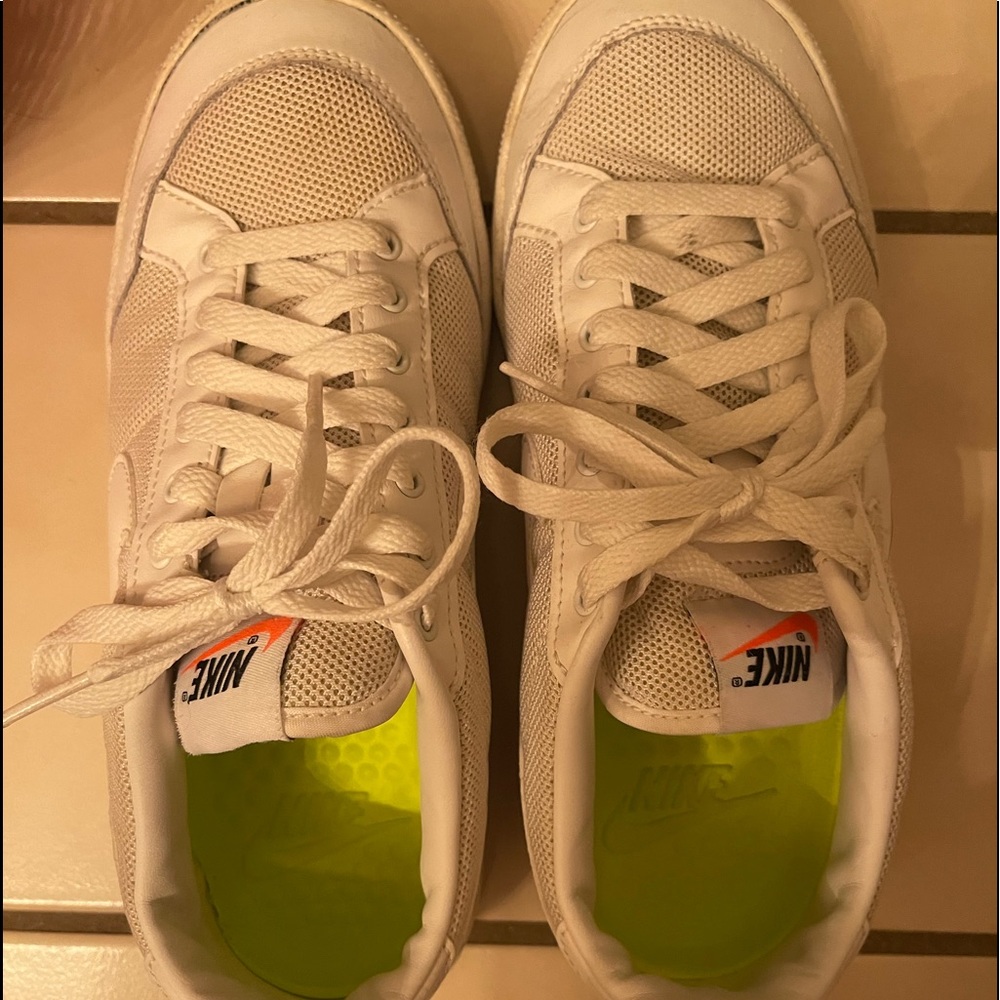 EUC Nike sz 7/25, unisex?